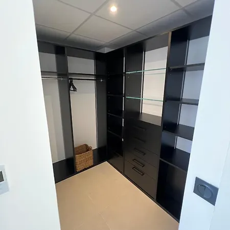 Antoine, Piscine & Vue Magique فيلة كوربارا