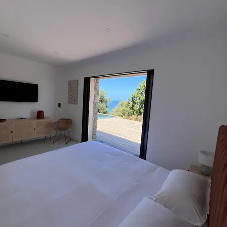 Antoine, Piscine & Vue Magique