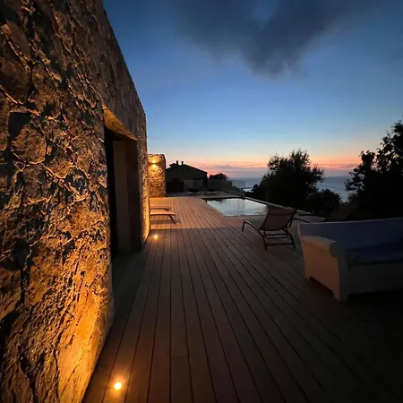 Antoine, Piscine & Vue Magique كوربارا