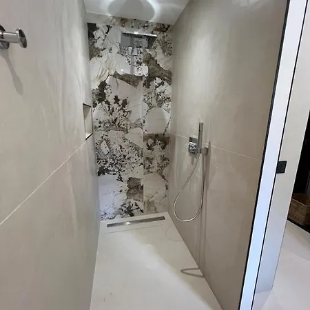 Antoine, Piscine & Vue Magique * كوربارا