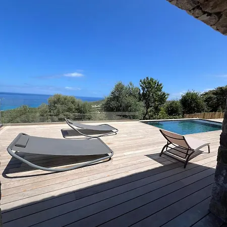 Antoine, Piscine & Vue Magique Villa *