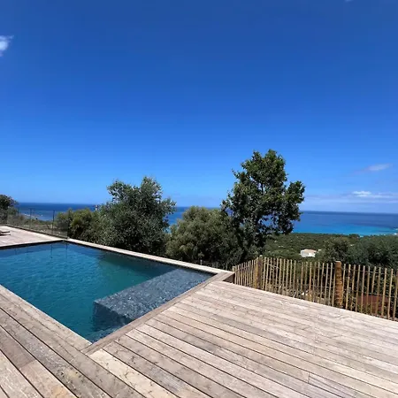 Antoine, Piscine & Vue Magique *