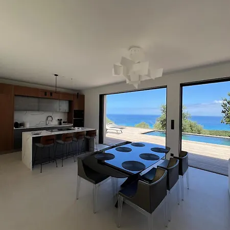 Antoine, Piscine & Vue Magique *