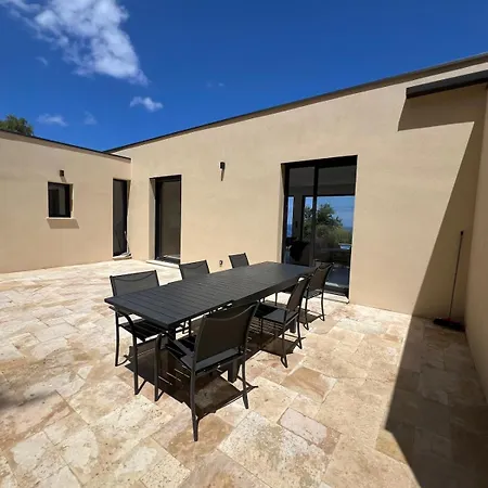 Antoine, Piscine & Vue Magique *