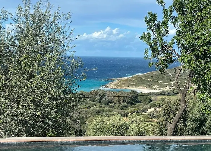 Antoine, Piscine & Vue Magique * Corbara