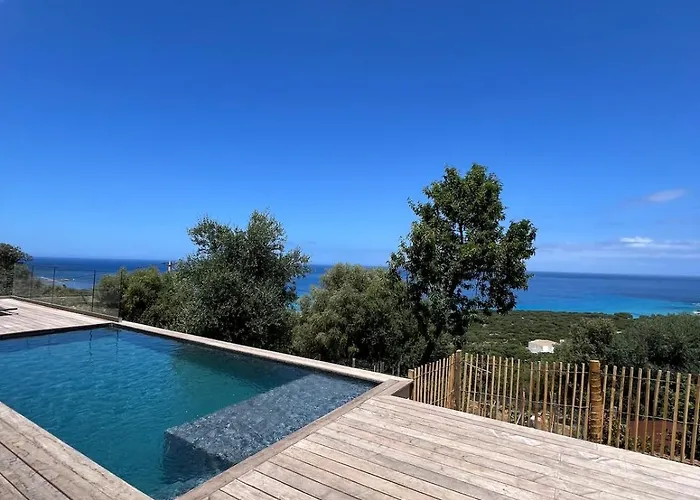 Antoine, Piscine & Vue Magique *