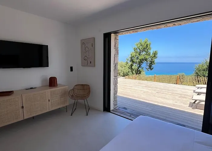 Antoine, Piscine & Vue Magique Villa