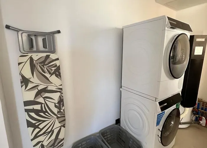 Antoine, Piscine & Vue Magique * Corbara