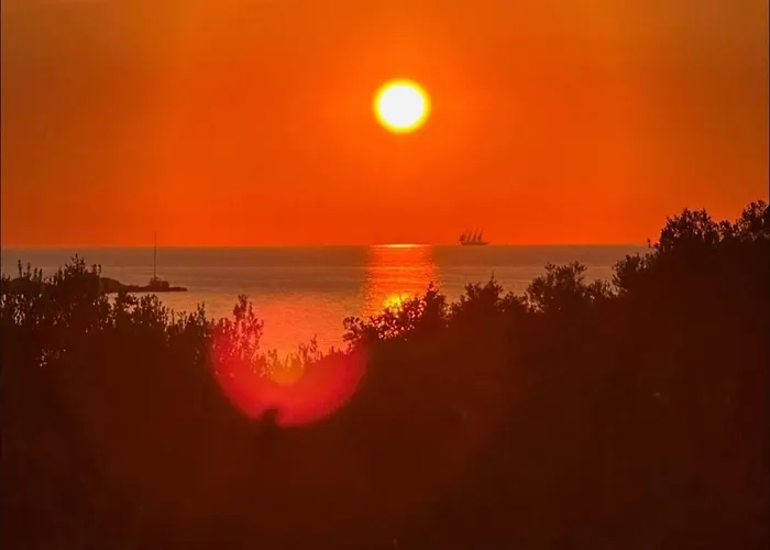 Antoine, Piscine & Vue Magique Villa Corbara